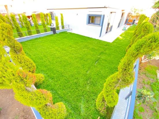 Seferihisar Mersin Alanı'nda Denize Sıfır, Akıllı Sistemli Lüks Satılık 3+1 Villa!