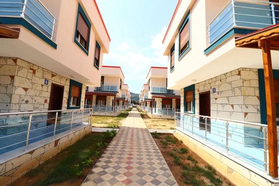 Doğanbey De Tek Müstakil Geniş Bahçeli Satılık 3+1 Villa