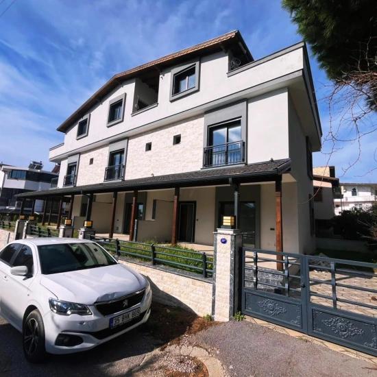 *Özdere Orta Mahalle’de Köşe Konumlu, Masrafsız Lüks Satılık 3+1 Villa!