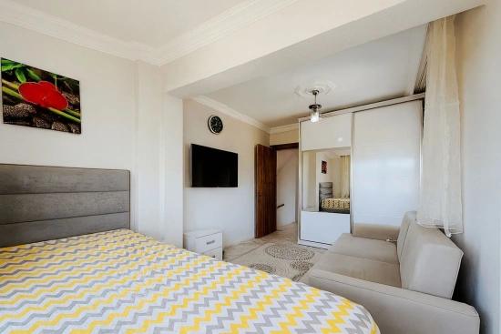 Seferihisar’cumhuriyet Mahallesi, Meltem Tur Sitesi Deniz Tarafında Satılık 4+1 Villa