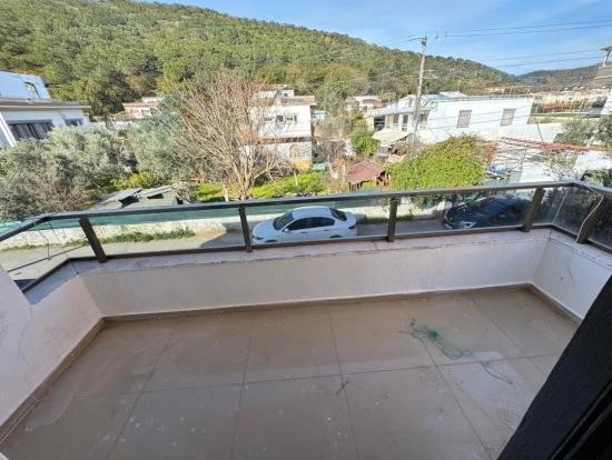 Seferihisar’cumhuriyet Mah.'denize 500M Mesafede, Bahçeli Lüks Köşesatılık 2+1 Villa!