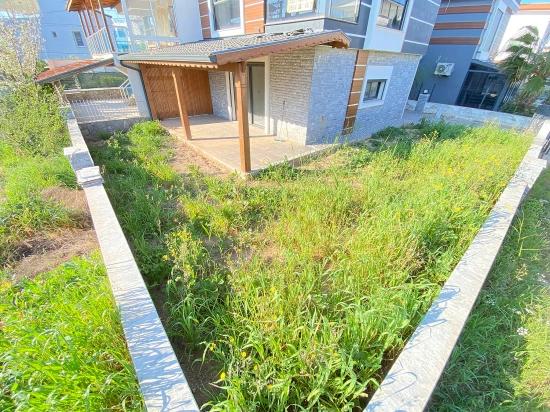 Seferihisar:cumhuriyet Mah.denize Yakın Sıfır 3+1.Ruhsatlı Köşe Villa