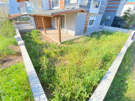 Seferihisar:cumhuriyet Mah.denize Yakın Sıfır 3+1.Ruhsatlı Köşe Villa