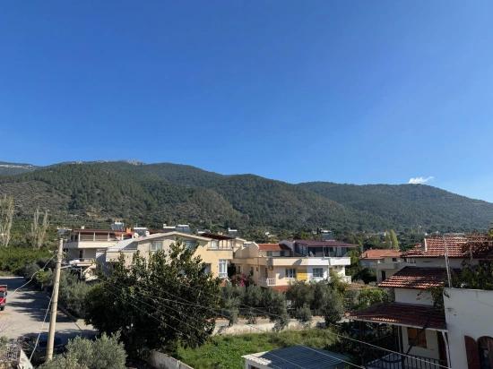 Menderes Orta Mahalle’de Denize 500M Mesafede Satılık Köşe Parsel 4+1 Villa