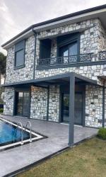 Gümüldür De Tek Müstakil Havuzlu Bahçeli Full Deniz Satılık 3+1 Villa