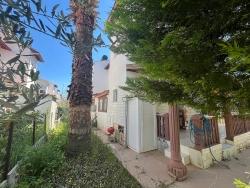  Seferihisar Cumhuriyet Mah. Şöhretler Sitesi’nde,Bahçeli, Masrafsız Satılık 3+1 Villa