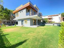 Ürkmezde Denize Sıfır Mustakil Geneş Bahçeli Lükx Satılık 3+1 Villa