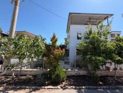  Doğanbey’de Denize 650M Mesafede, 315M² Müstakil & Meyve Bahçeli 3+1 Villa