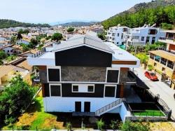 Menderes Çukuraltı Mahallesi’nin Modern Lüks: Full Deniz Manzaralı, Satılık 3+1 Villa