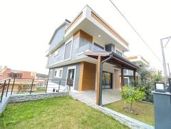 Menderes Çukuraltı Mahallesi’nin Modern Lüks: Full Deniz Manzaralı, Satılık 3+1 Villa