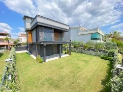 Gümüldür De Deniz Tarafında Yerden Isıtma Lüx Satılık 4+1 Villa