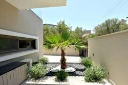 Gümüldürde Tek Müstakil Geniş Bahçelive Otoparklı Havuzlu 3+1 Lüx Villa