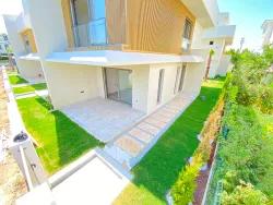 Seferihisar Ürkmez Mersin Alanı Mah. Satılık 3+1 Villa - 180 m²