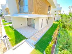 Seferihisar Ürkmez Mersin Alanı Mah. Satılık 3+1 Villa - 180 m²