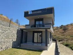 Seferihisar Doğanbey Atatürk Mah. Satılık 3+1 Villa - 190 m²