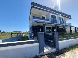 Seferihisar Doğanbey Cumhuriyet Mah. Satılık 4+1 Villa - 175 m²