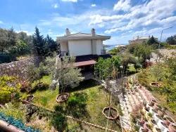 Seferihisar Doğanbey Atatürk Mah. Satılık 4+1 Villa - 185 m²
