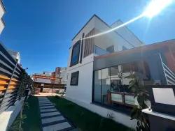 Seferihisar Doğanbey Cumhuriyet Mah. Satılık 3+1 Villa - 180 m²