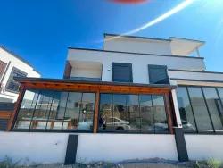 Seferihisar Doğanbey Cumhuriyet Mah. Satılık 3+1 Villa - 180 m²