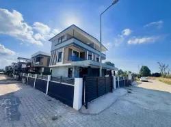 Seferihisar Doğanbey Cumhuriyet Mah. Satılık 3+1 Villa - 195 m²