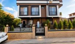 Seferihisar Doğanbey Cumhuriyet Mah. Satılık 3+1 Villa - 160 m²