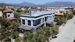 Doğanbey De Deniz Yakın Önü Yeşil Alan Köşe 3+1 Villa