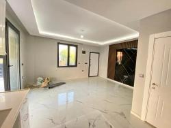 Doğanbey De Deniz Cok Yakın Mustakil Bahçeli Satılık 4+1 Villa