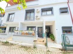 Ürkmez De Denize 250M2 Salon Mutfak Ayrı Satılık 4+1 Villa