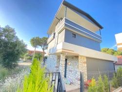 Doğanbey De Tek Mustakil Yerden Isıtma Ultra Lüx Satılık 3+1 Villa