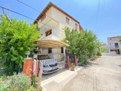 Seferihisar Cumhuriyet’te Denize 400M Mesafede Satılık 7+1 Köşe Villa!