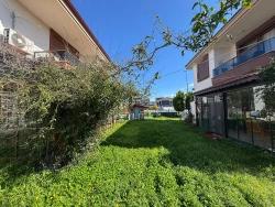 Seferihisar’cumhuriyet Mahallesi’havuzlu Site İçinde, Denize Yakın Lüks 3+1 Villa!