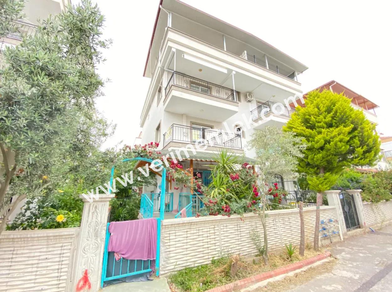 Ürkmez De Çarşi Merkeznde Deniz 200M Satılık 2+1 Daire