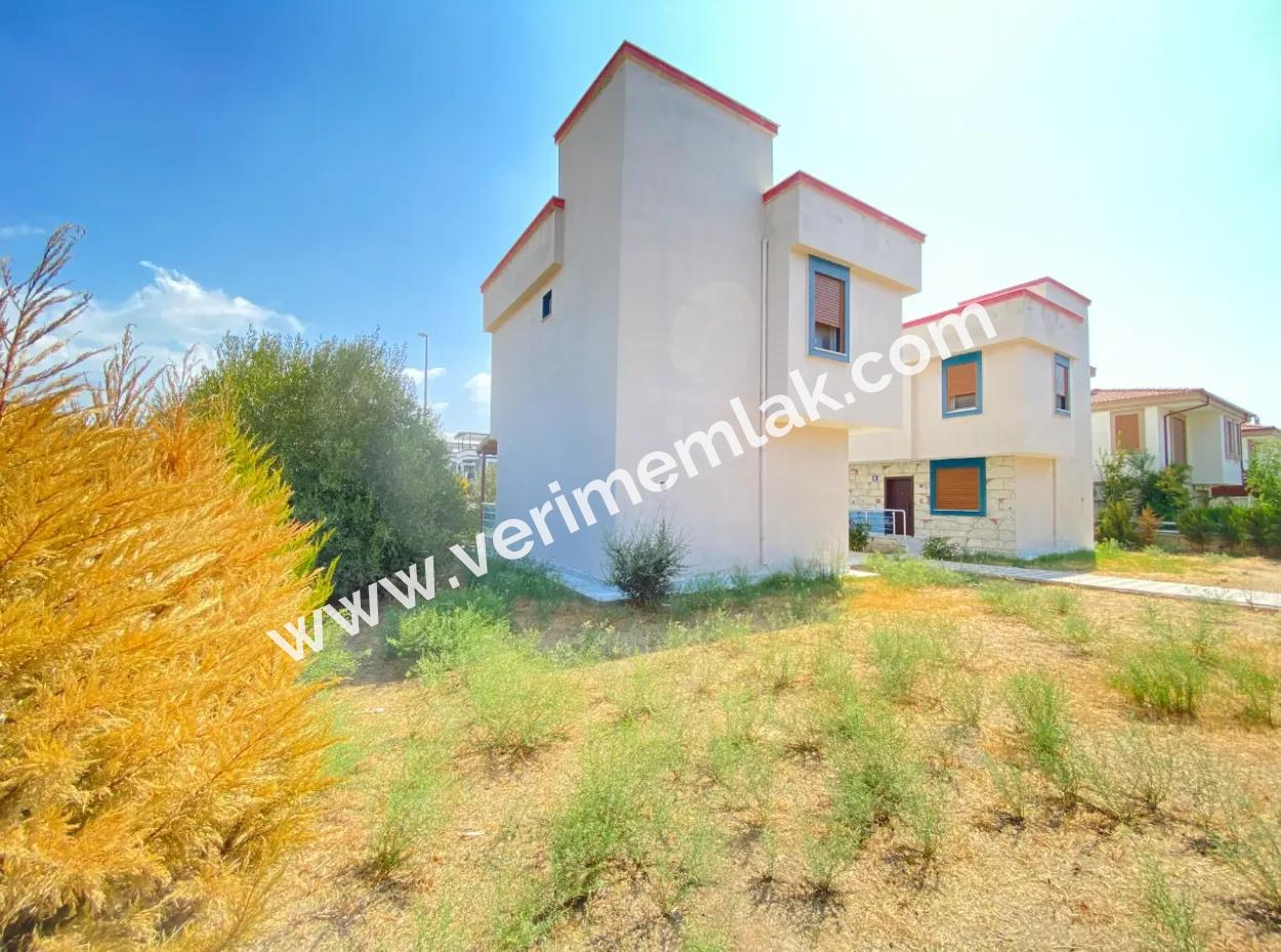 İzmir Seferihisar Doğanbey De Tamamen Müstakil Satılık Villa