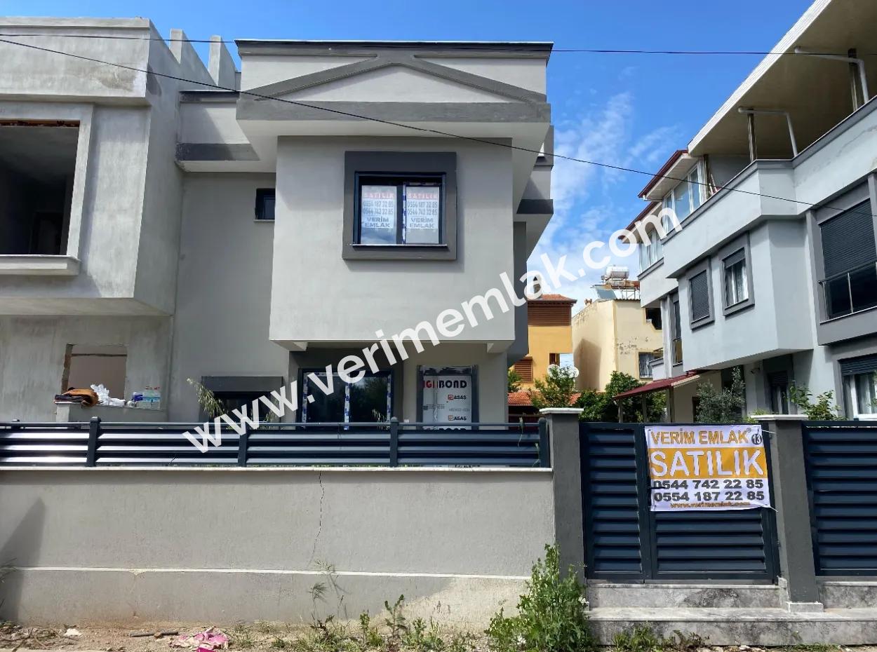 Doğanbey De Denize Çok Yakın Satılık 2+1 Villa