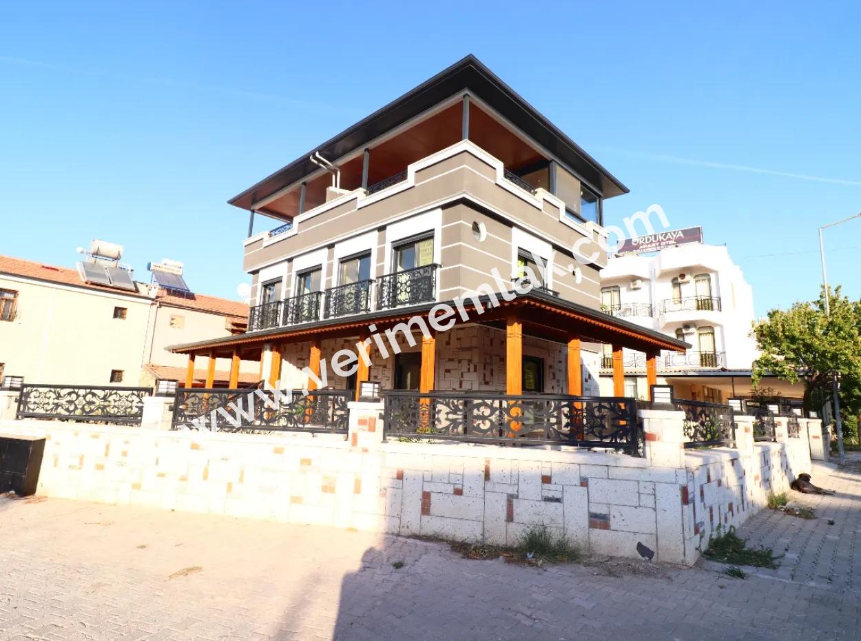 Ürkmezde Denize Tarafında Satılık 3+1 Villa