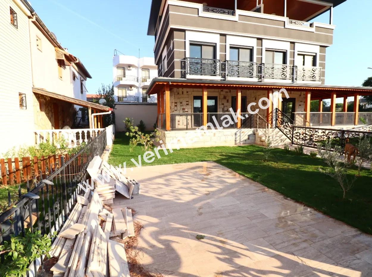 Ürkmezde Denize Tarafında Satılık 3+1 Villa