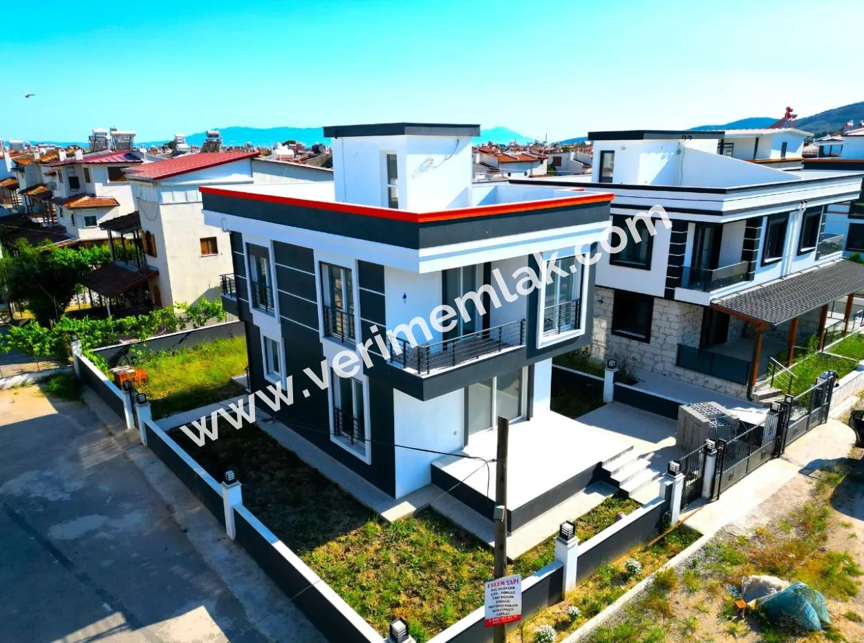 Doğanbey De Tek Müstakil Satılık 3+1 Villa