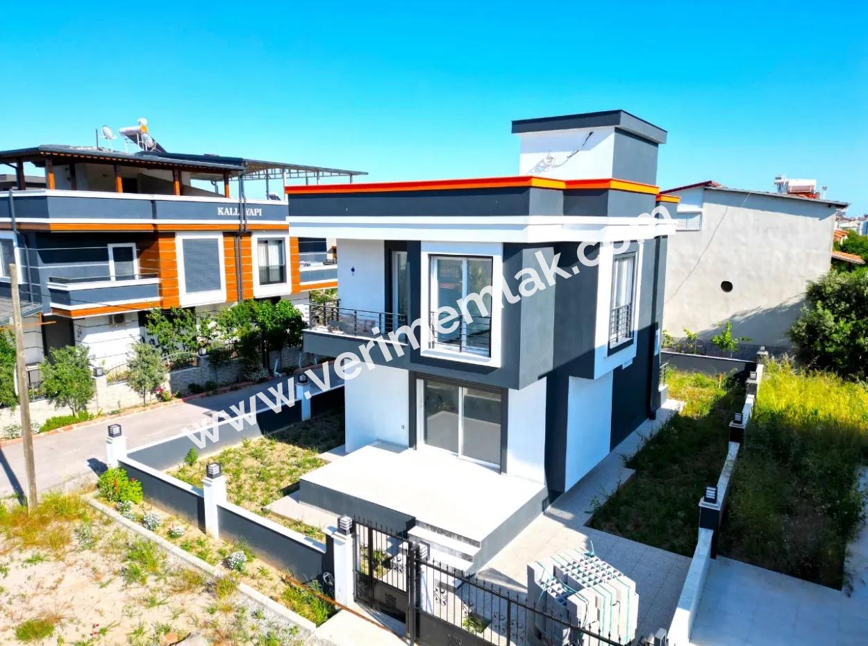 Doğanbey De Tek Müstakil Satılık 3+1 Villa