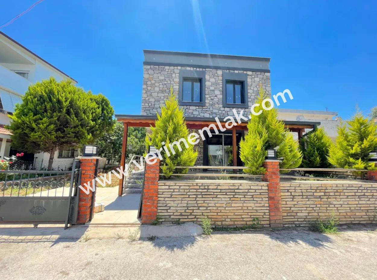 Doğanbey De Denize Yakın Tek Müstakil Bahçeli 3+1 Villa