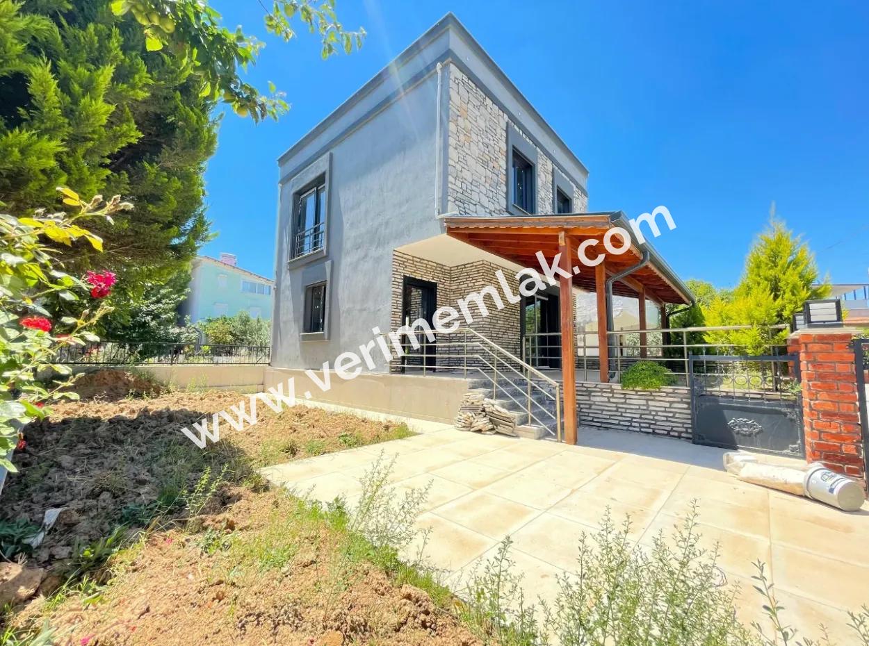 Doğanbey De Denize Yakın Tek Müstakil Bahçeli 3+1 Villa