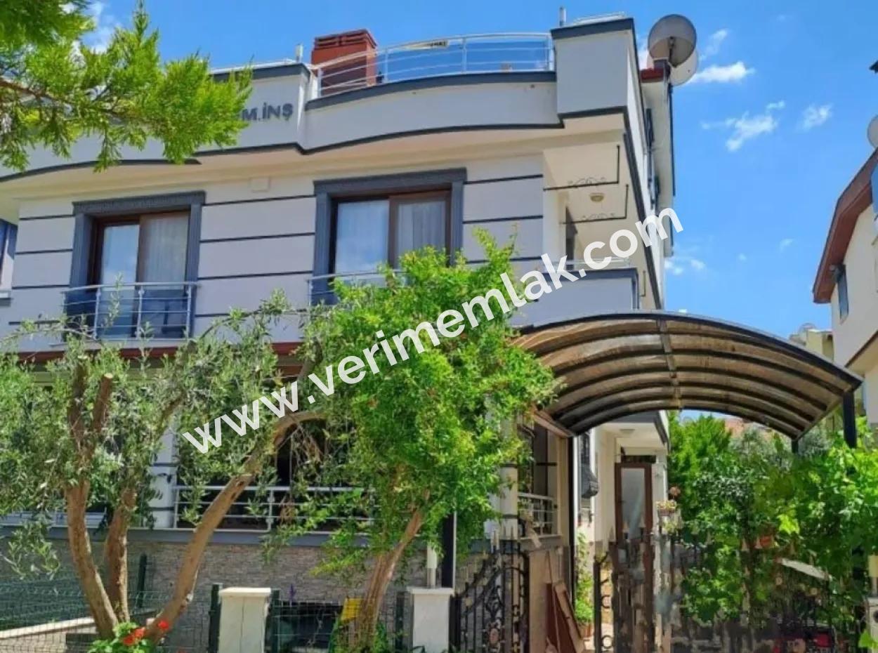 Özdere'de Denize Yürüme Mesafesinde Satılık 4+1 Villa