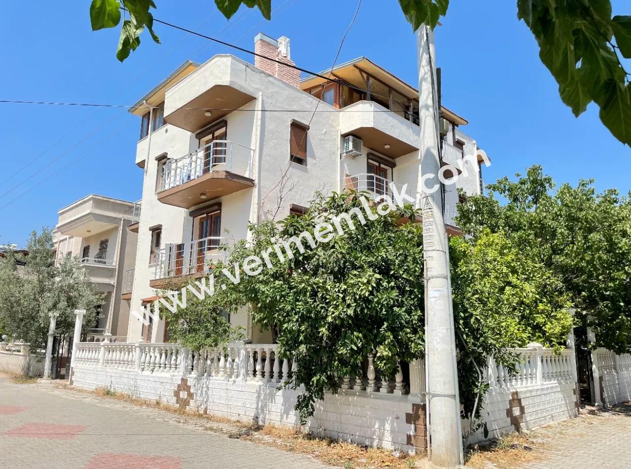 Seferihisar Ürkmez'de Plaja 50M Mesafede Uygun Satılık 2+1 Daire