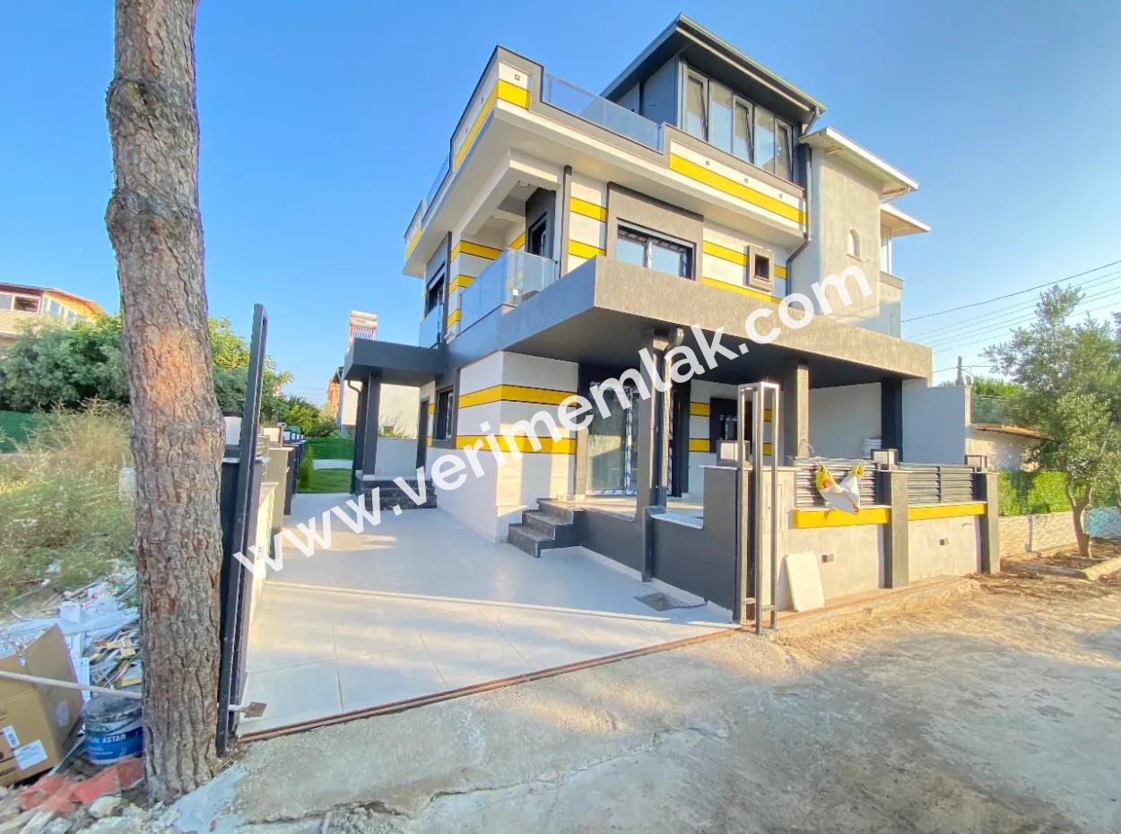 Doğanbey De Tek Mustakil Akıllı Ev Sistemli Ultra Lükx Satılık 3+1 Villa