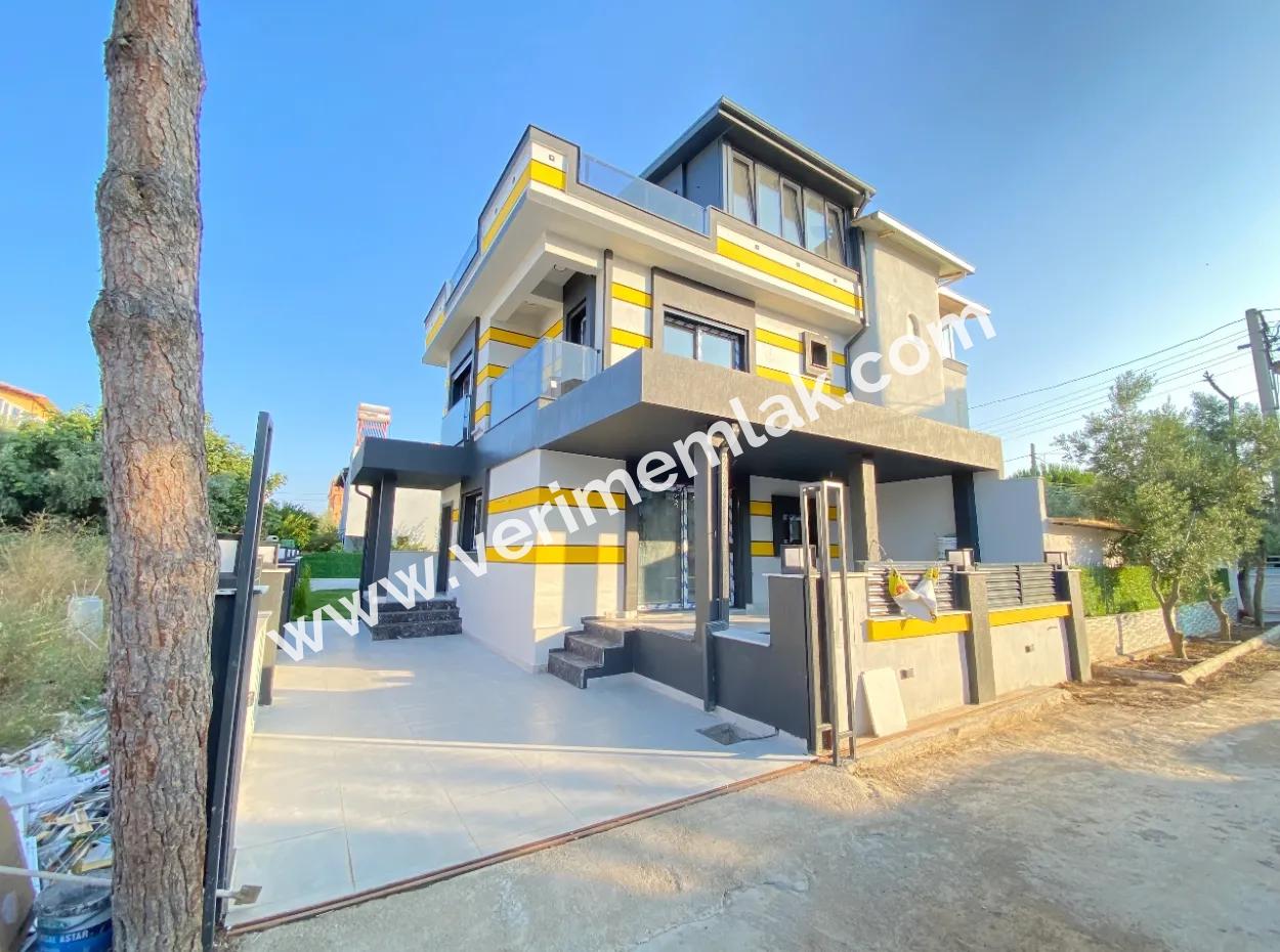 Doğanbey De Tek Mustakil Akıllı Ev Sistemli Ultra Lükx Satılık 3+1 Villa