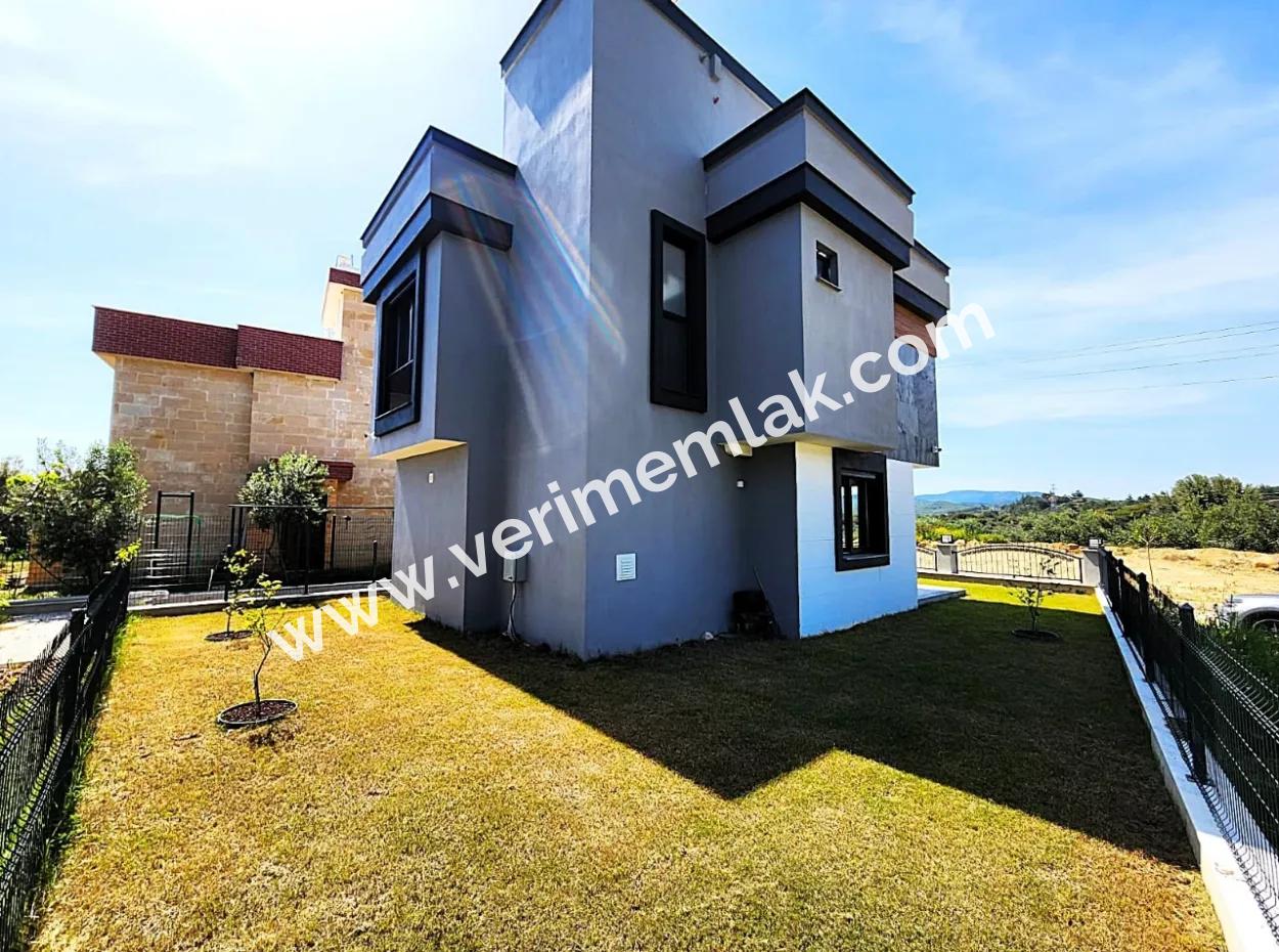 Ürkmez De Deniz Manzaralı Tek Müstakil 3+1 Villa
