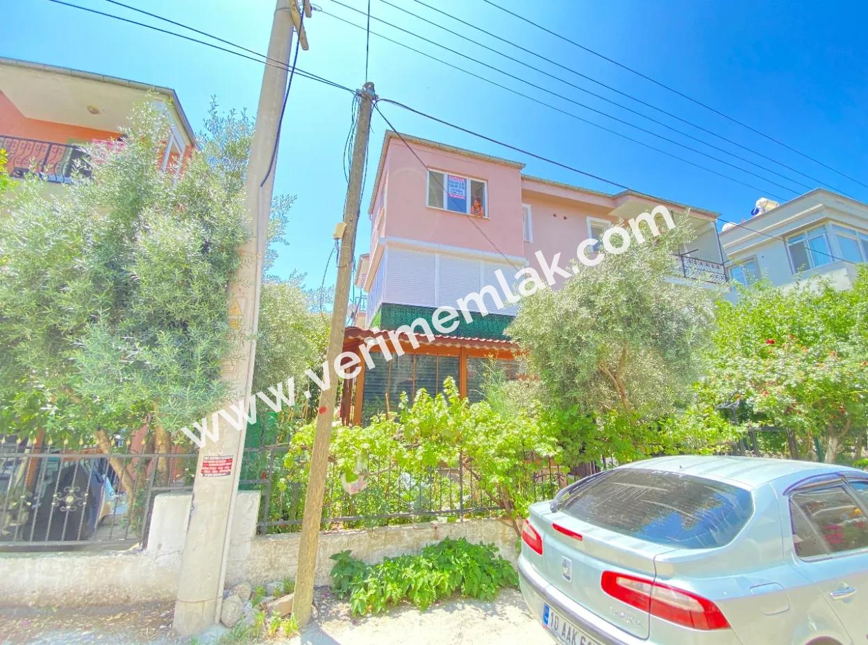 Ürkmez De Merkezde Denize 350M Geniş Ferah Yapılı Satılık 2+1 Daire
