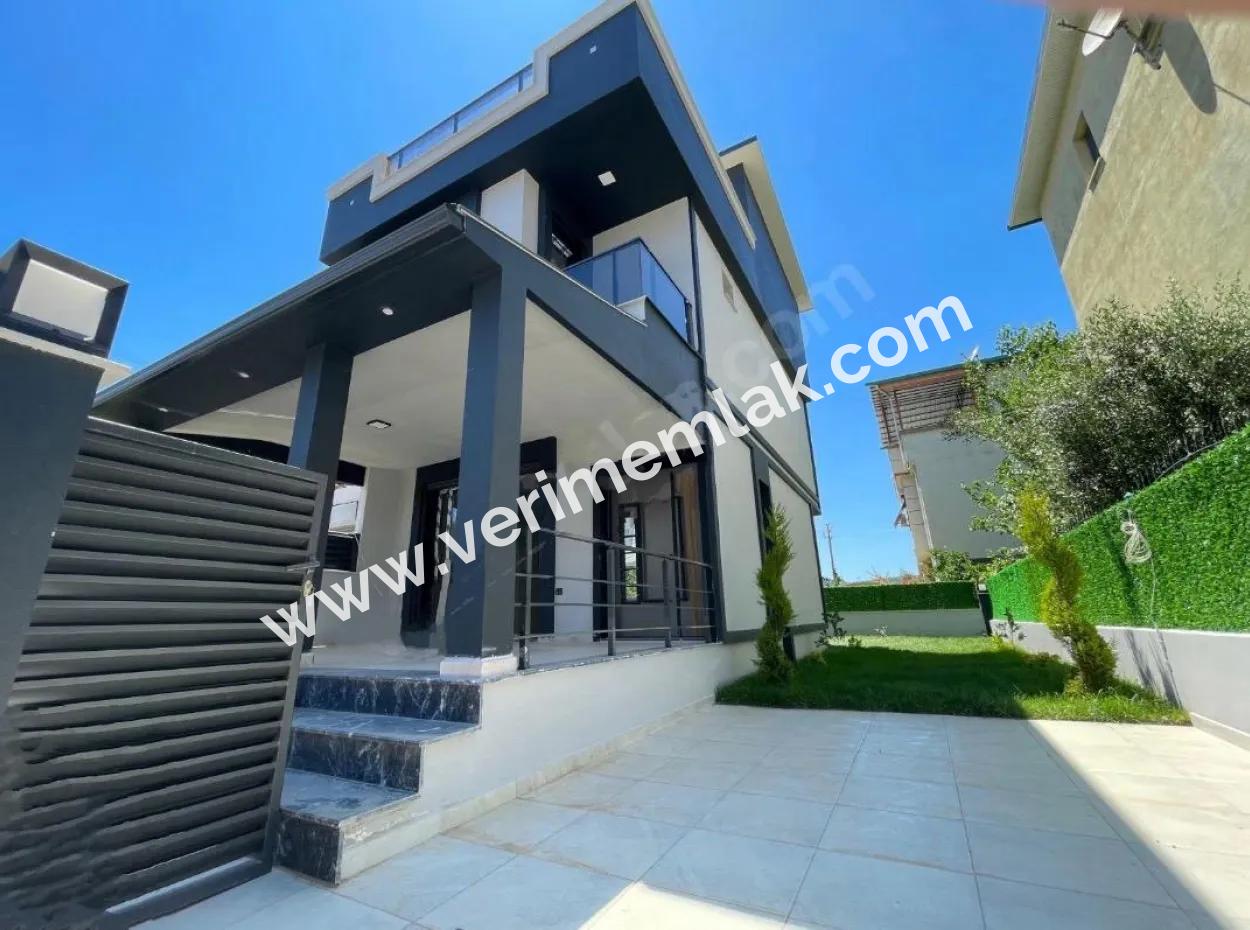 Seferihisar Doğanbey Merkez'de 200M2 Arsa İçin'de Müstakil Sıfır Satılık 3+1 Dubleks Villa