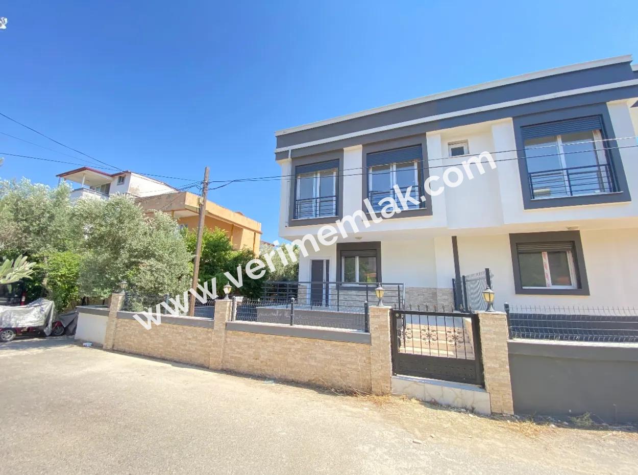 Seferihisar Doğanbey De Köşe Denize 500Mt Satılık 3+1 Villa
