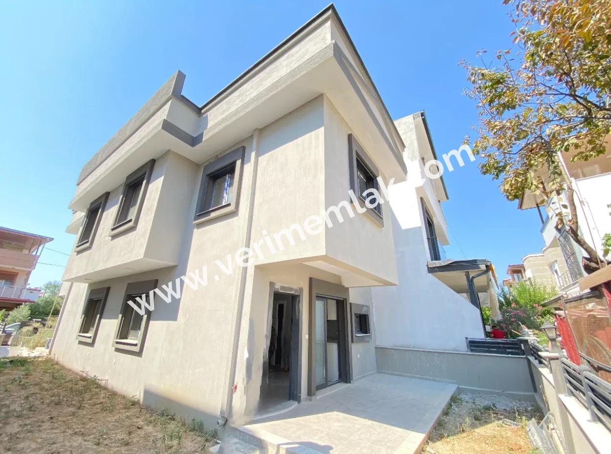 Seferihisar Doğanbey Bahçeli Denize 500Mt Satılık 2+1 Villa