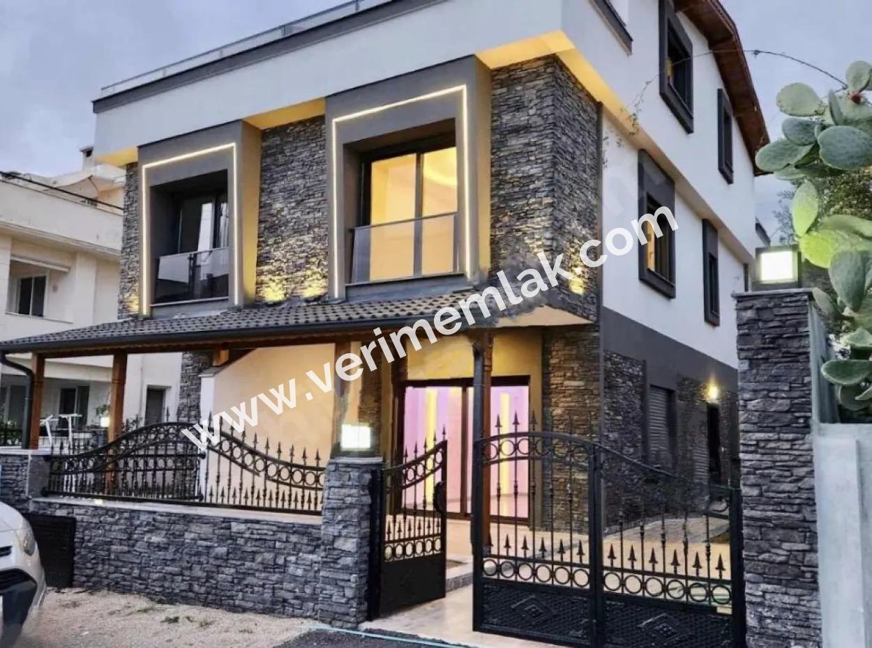 Özdere De Full Deniz Manzaralı Geniş Bahçeli Satılık 4+1 Villa